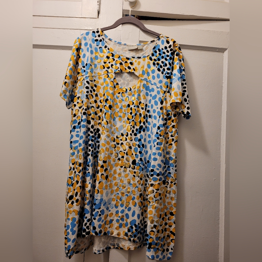NWT, Zim and Zoe, foil print top